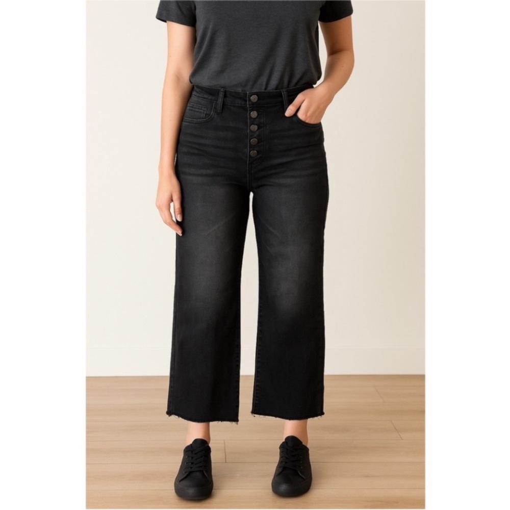 Judy Blue Black Wash Wide Crop Buttonfly Jeans Size 7/28.